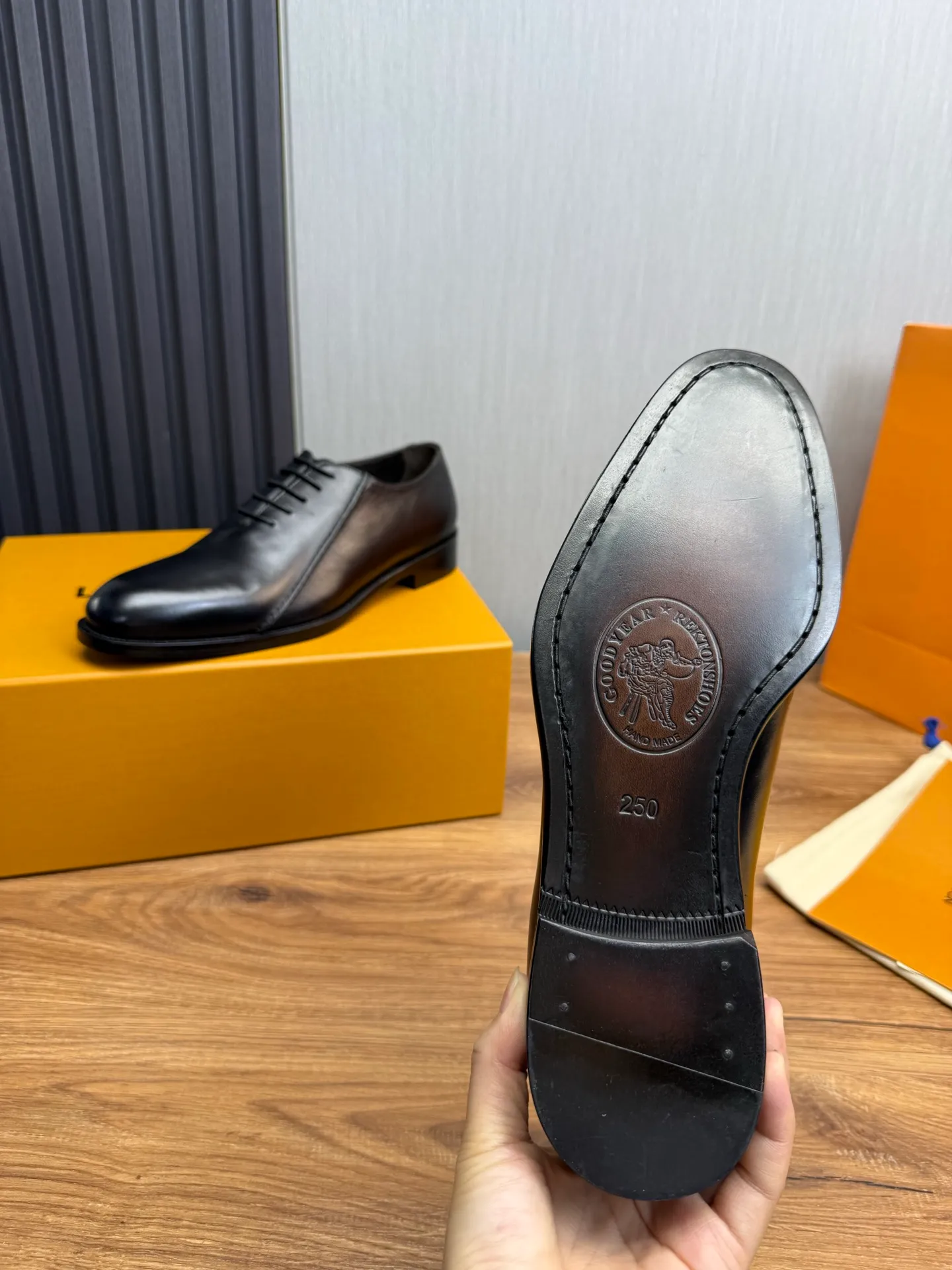 Men's shoes💰760💰 LV. Men's business casual leather shoes, 1:1 shipment ⬆️Luxurious and noble👞All imported original brand leather, just to create a more comfortable wearing experience, upper: original cowhide ➕Imported full cow lining, original leather outsole ✔️36-45 (38.45 non-refundable)